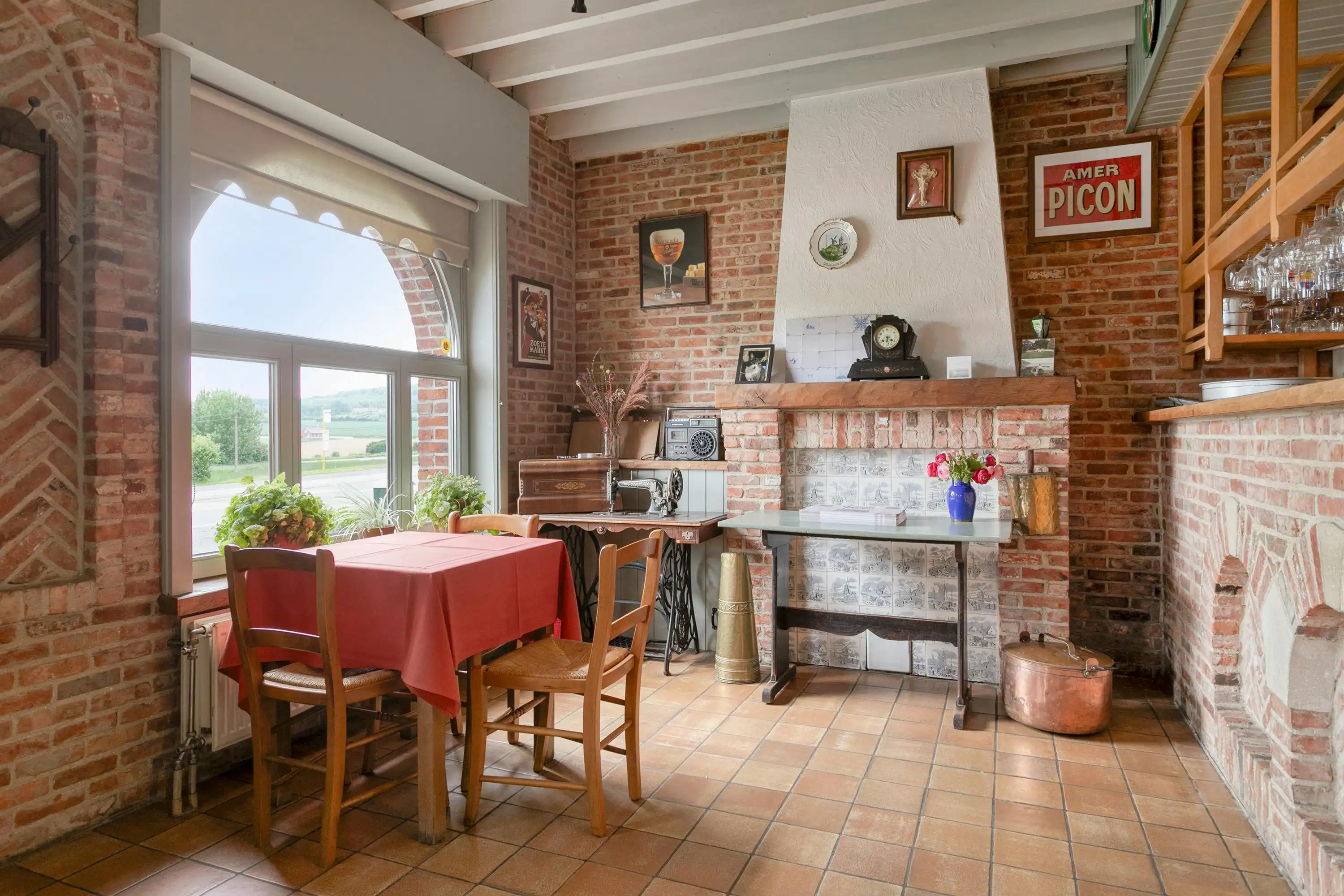 Horecazaak met appartement in Heuvelland te koop foto 15