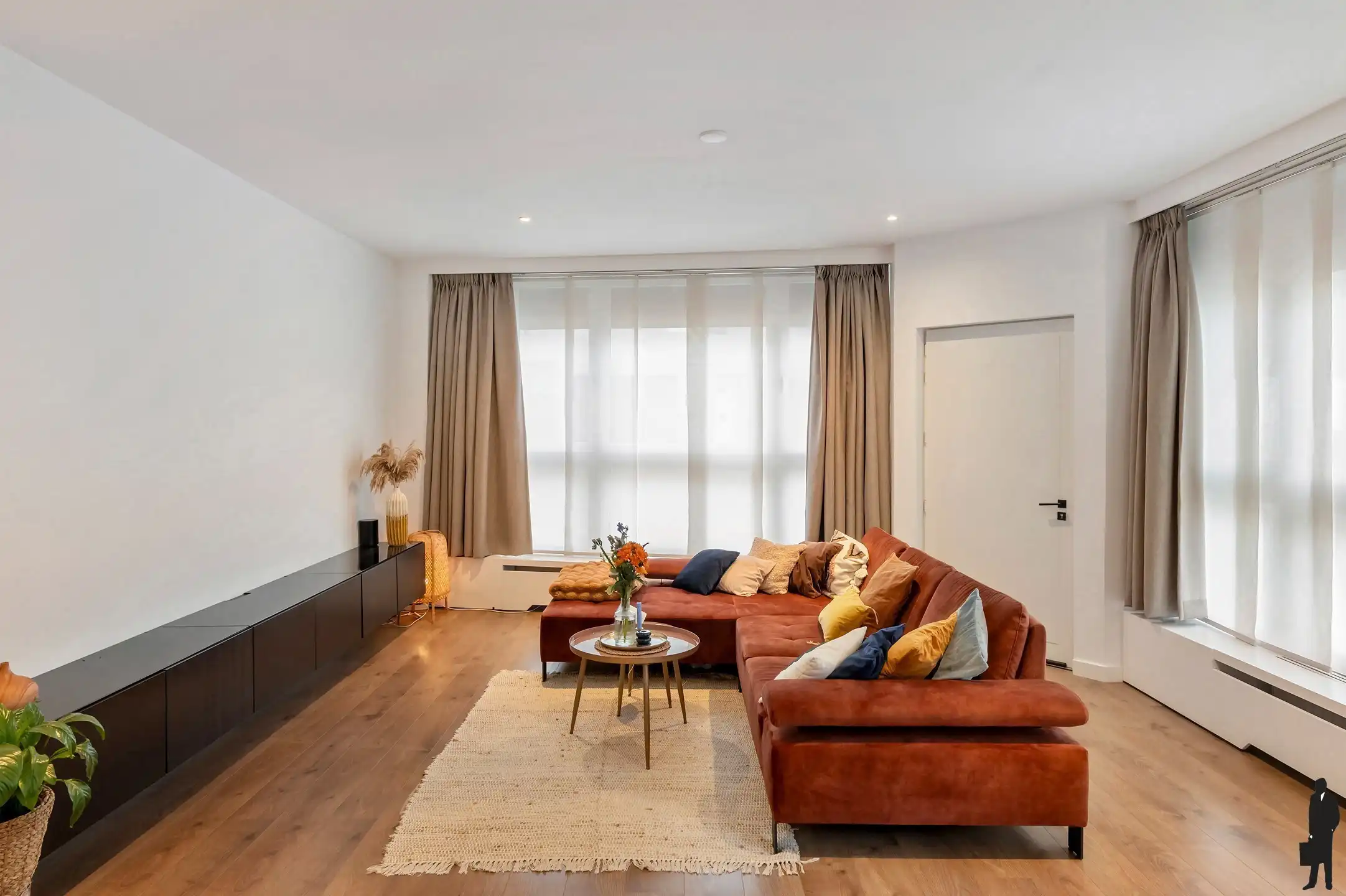 Instapklaar ruim gelijkvloers appartement in hartje Zurenborg foto 4