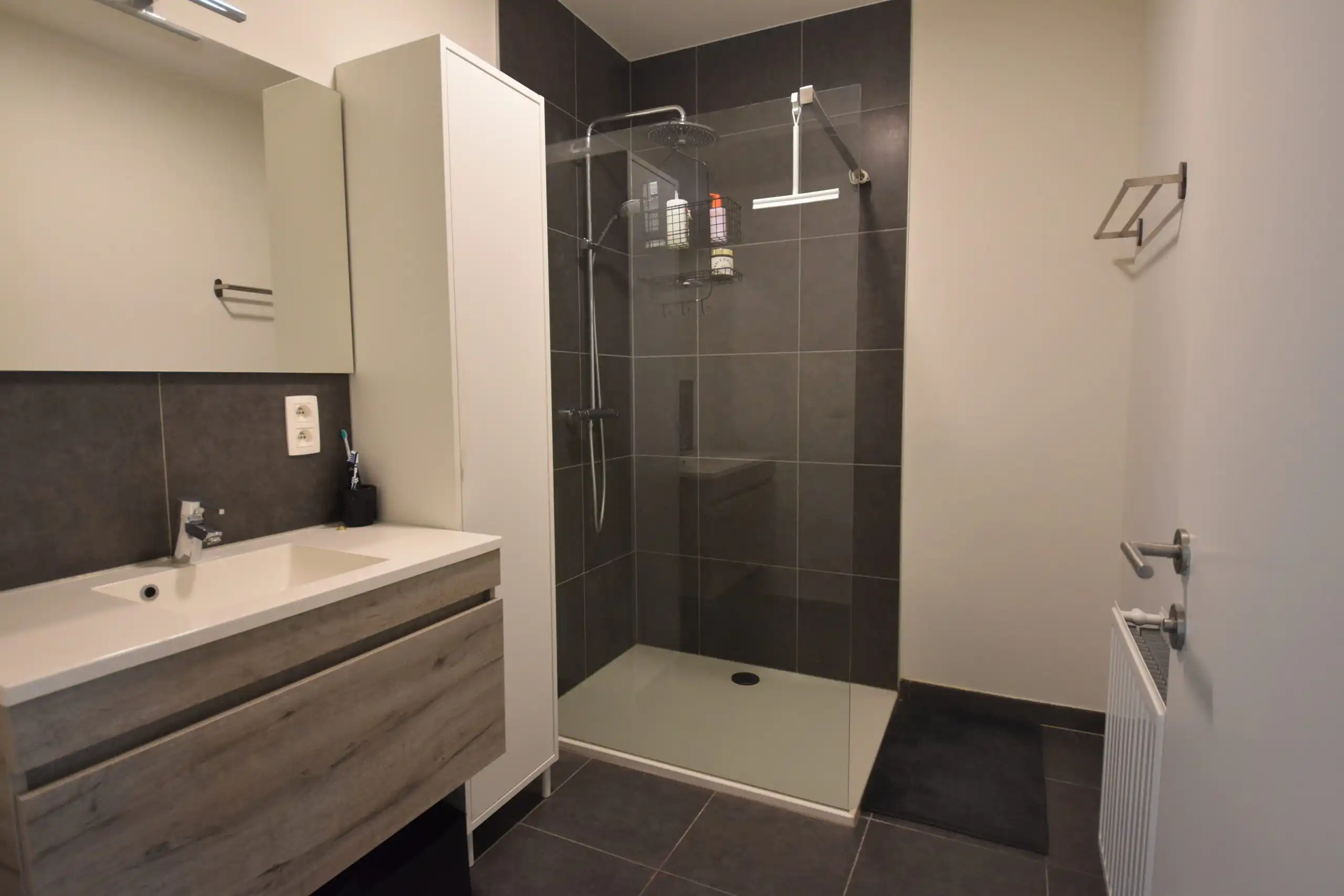 Recent energiezuinig appartement in Sint-Niklaas foto 15