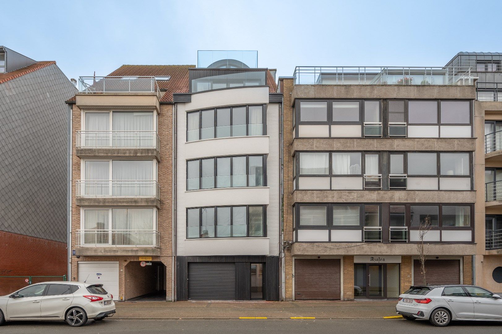 Duplex penthouse met 4 slaapkamers in een volledig gerenoveerde residentie foto 30