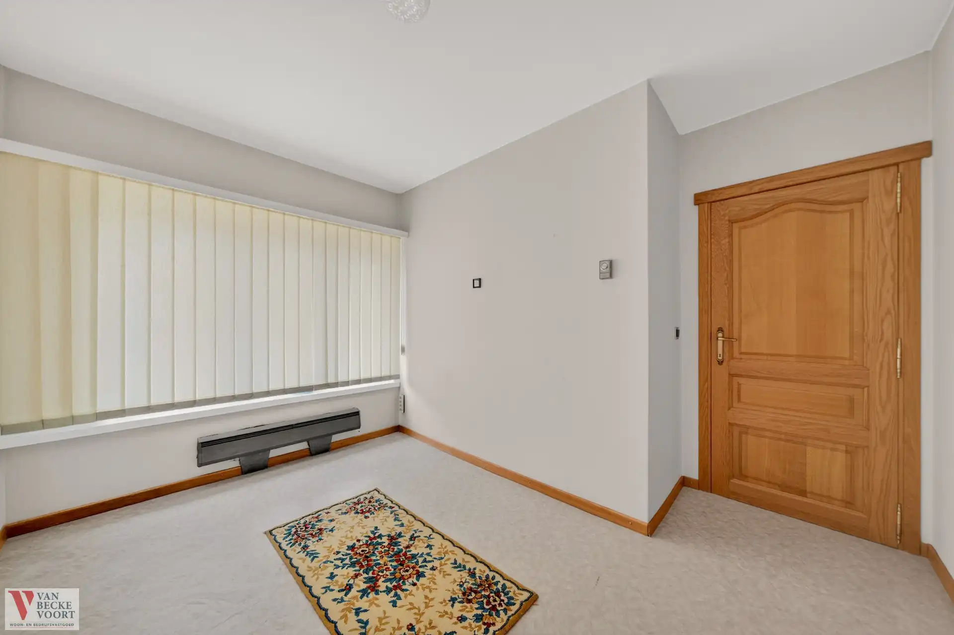 Te renoveren bel-etagewoning met garage foto 6