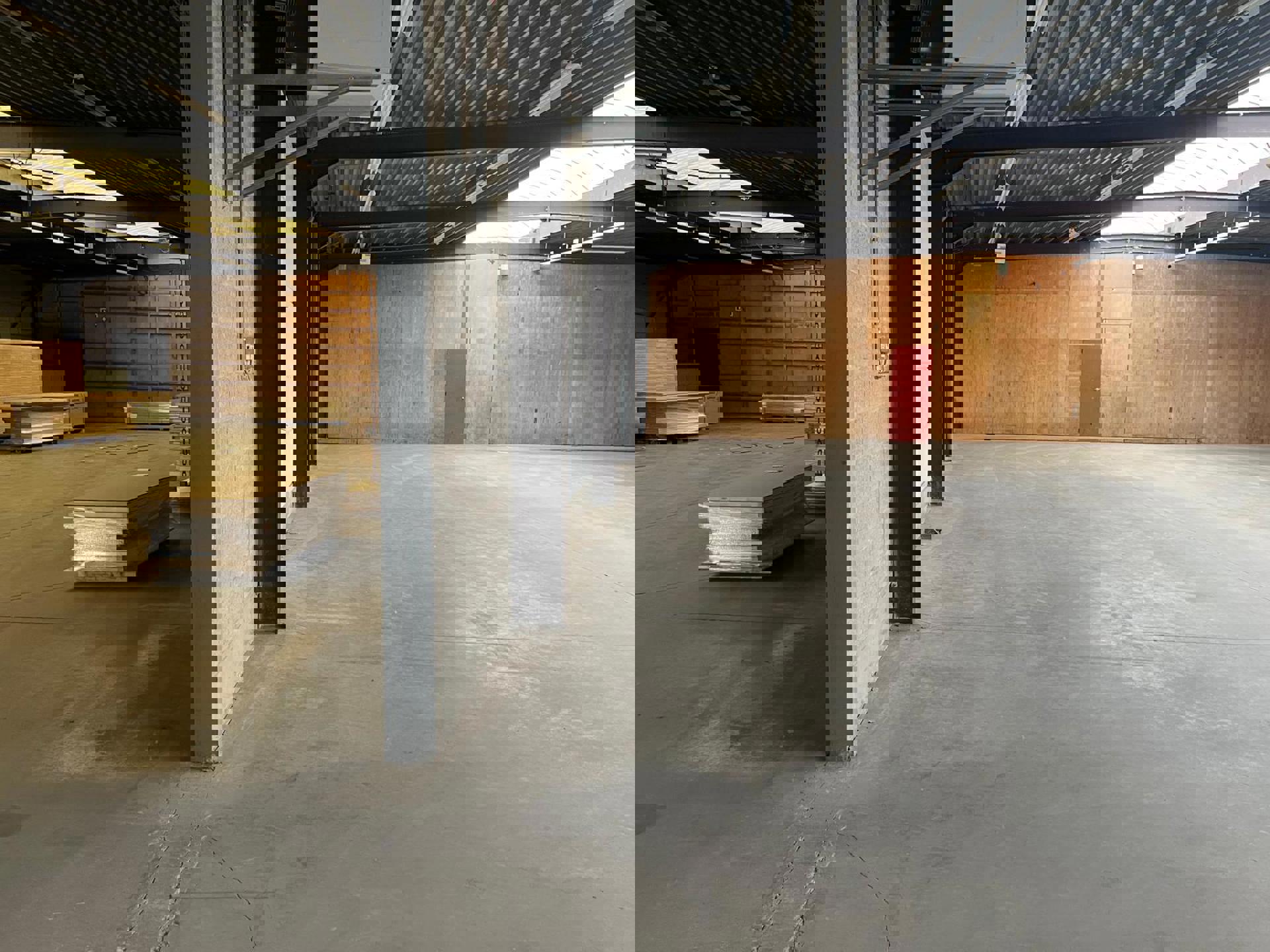 Magazijn 1020m² met kantoor te huur  foto 5