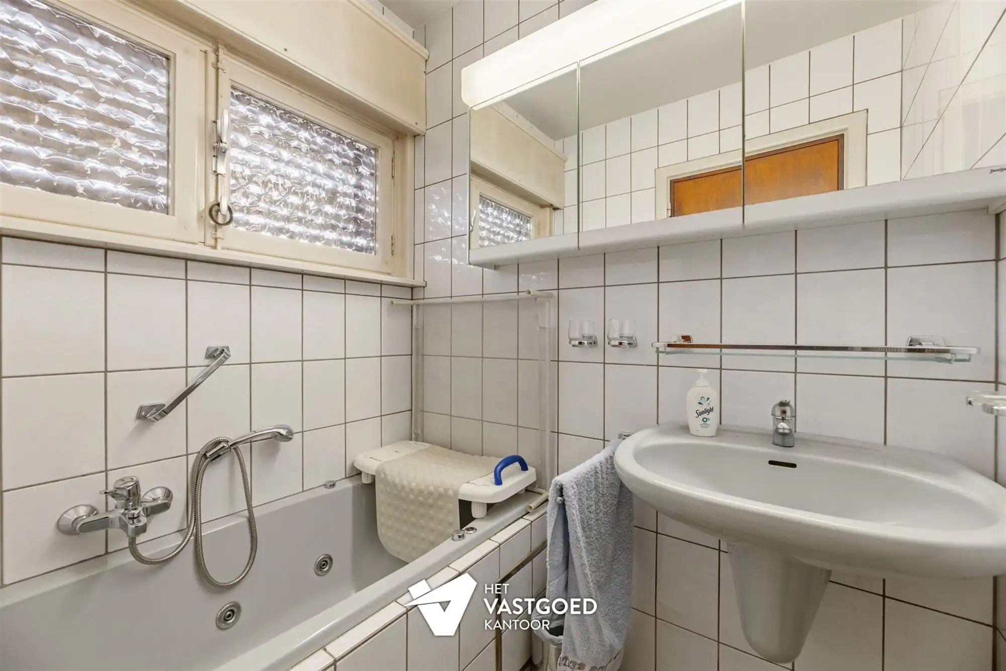 CENTRAAL GELEGEN, RUIME WONING MET VEEL MOGELIJKHEDEN! foto 12