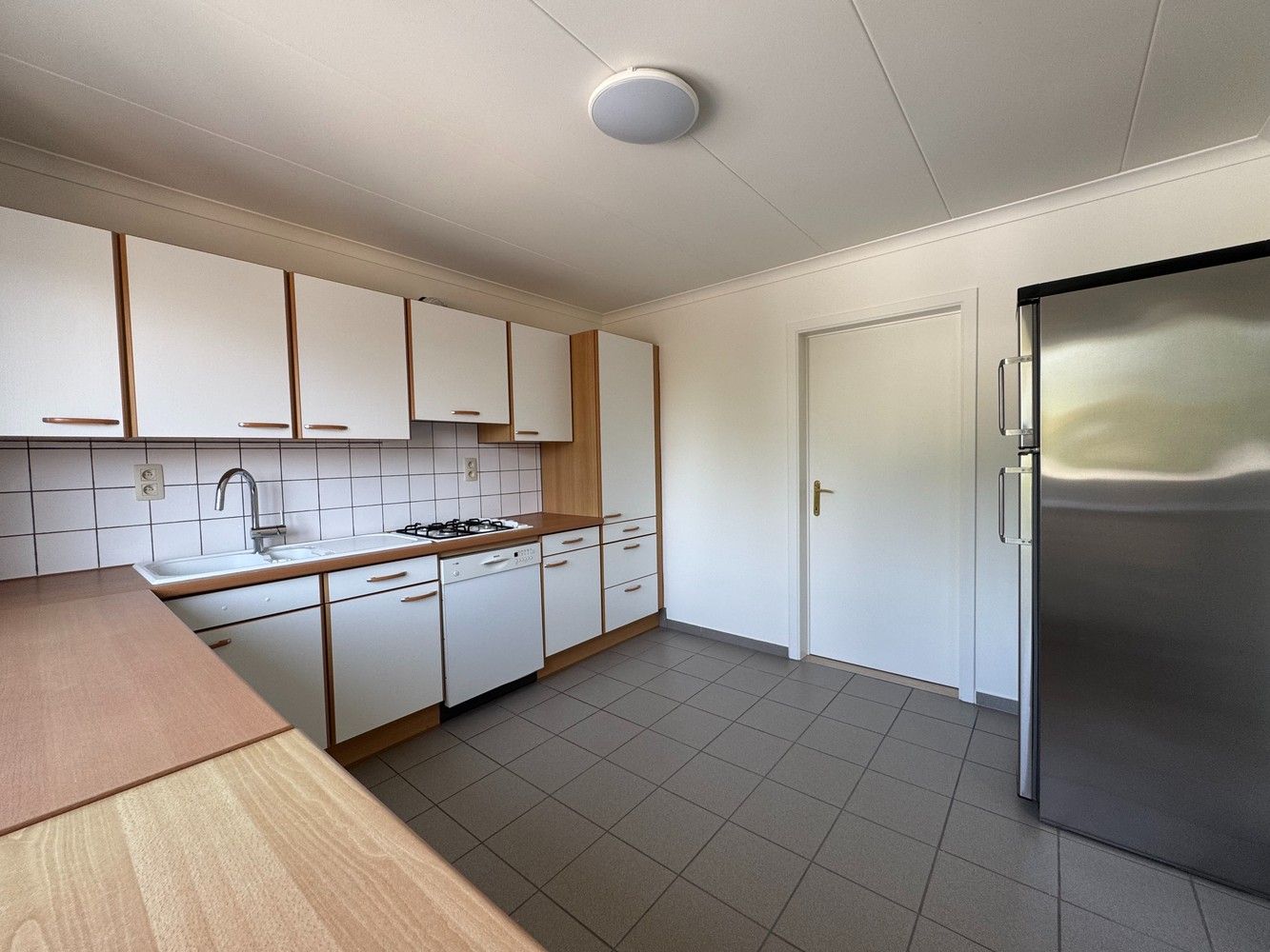 Zeer ruime huurwoning met o.a. 3 slpks en garage foto 12