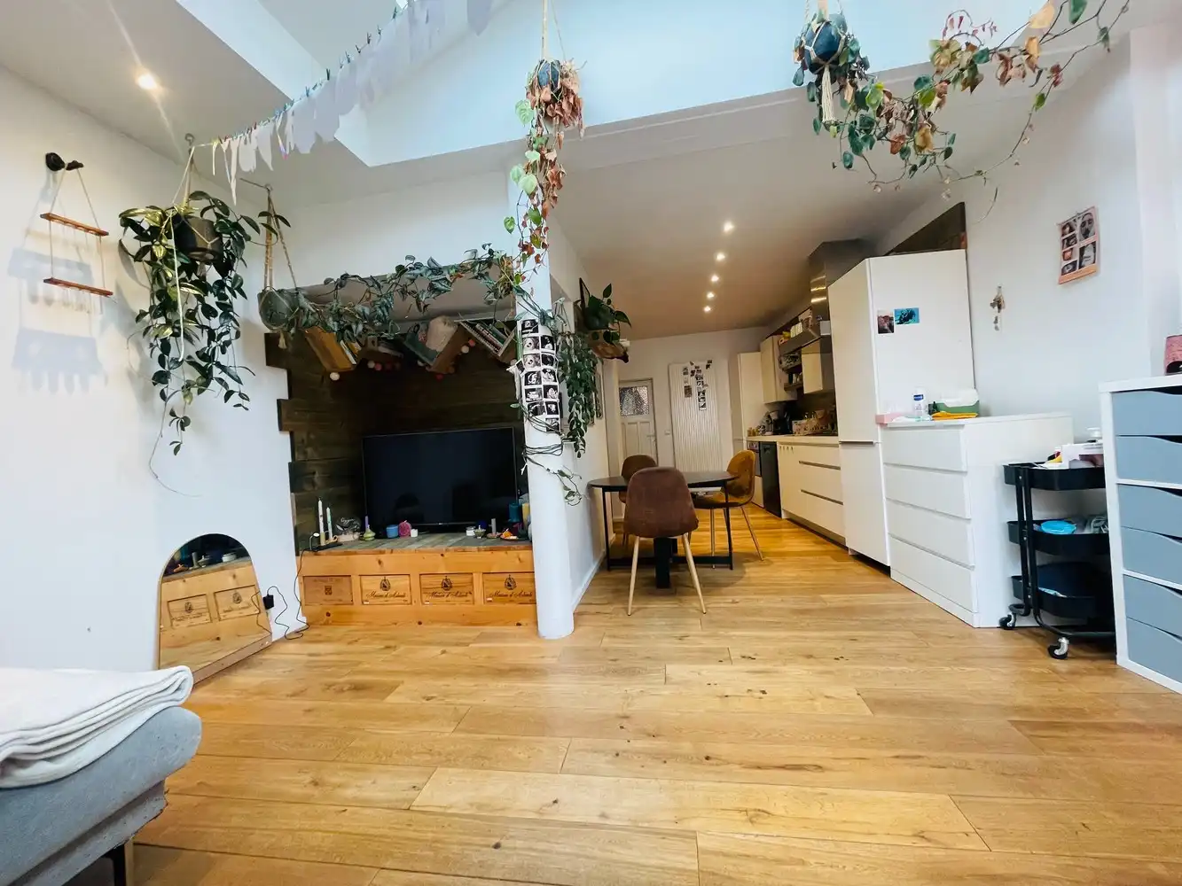 Brugge centrum  ENERGIEZUINIG  CHARMANT INSTAPKLAAR WOONHUIS met TUIN en 4 SLAAPKAMERS foto {{pictureIndex}}