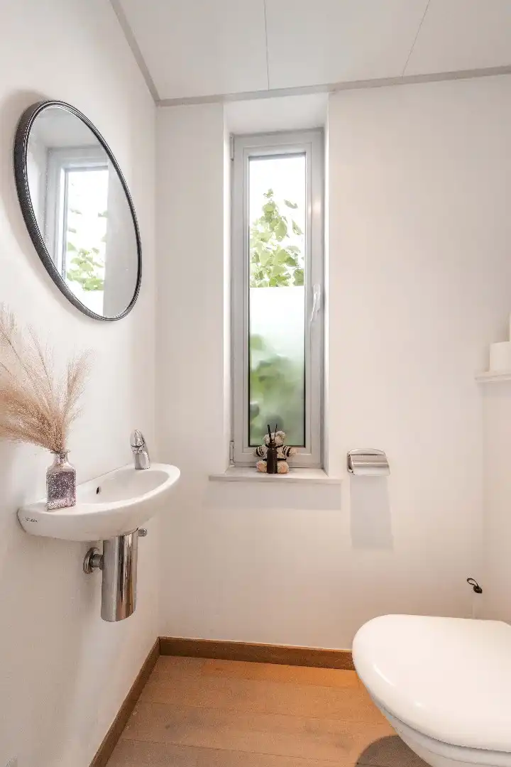 BEDRIJFS-/INVESTERINGS VASTGOED | LOODS | SHOWROOM | BURELEN & APPARTEMENT  foto 21