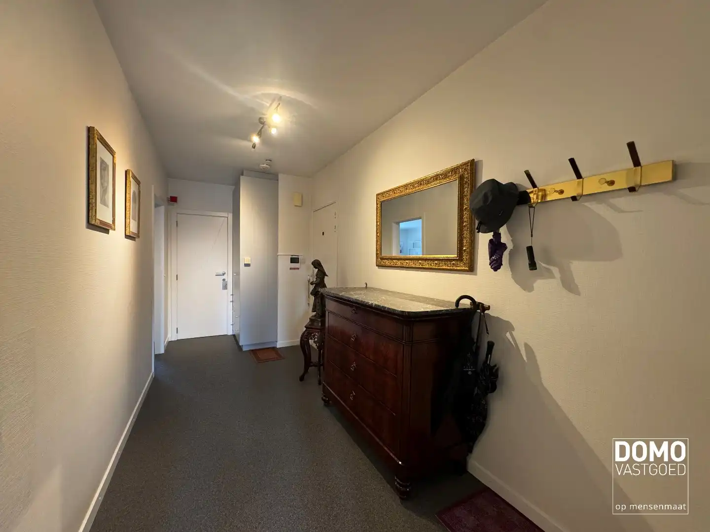 Ruim appartement van 121 m² met drie slaapkamers, twee terrassen en privatieve garagebox op toplocatie in Hasselt foto 5
