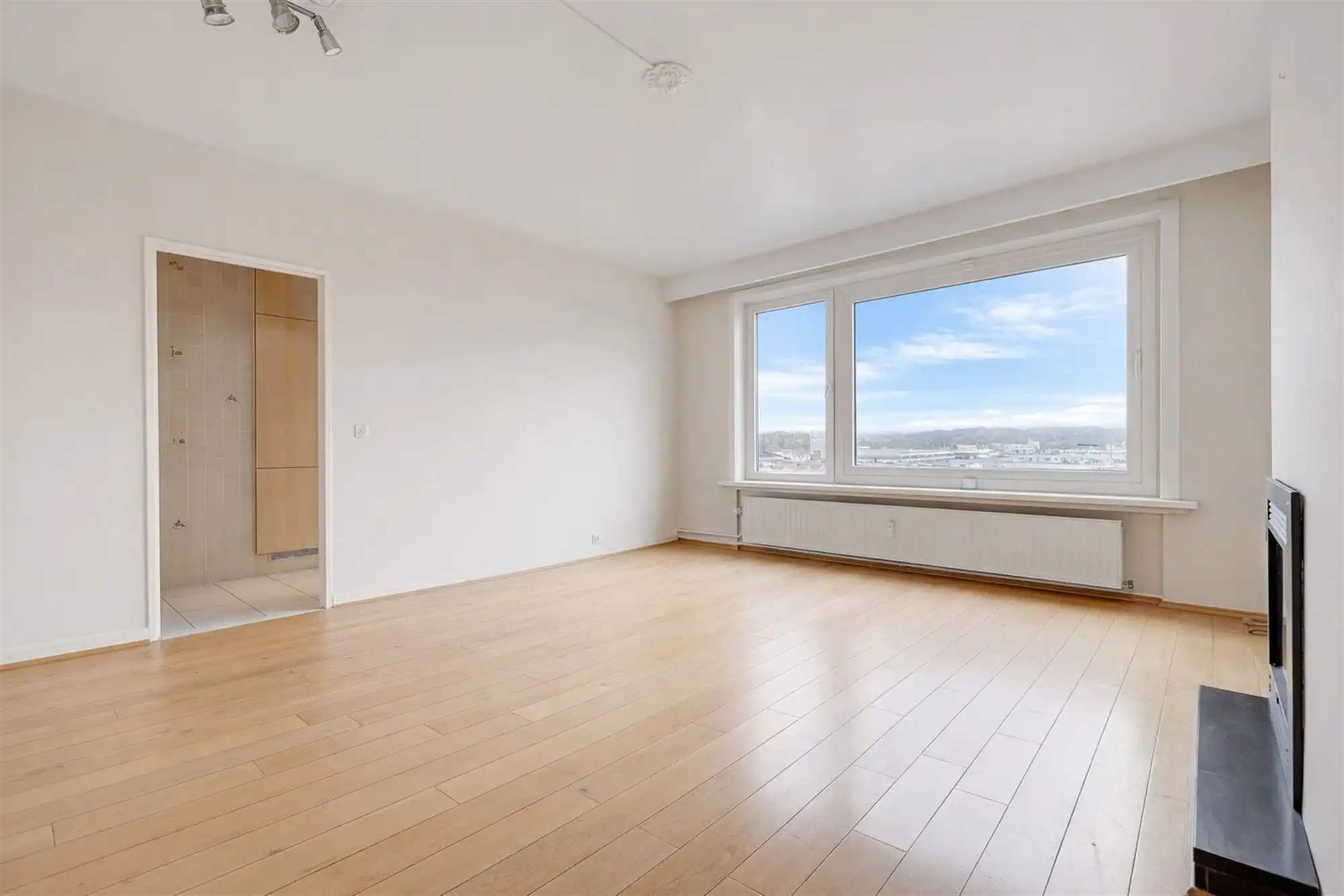 Appartement met 2 slaapkamers, terras + parking mogelijk foto 3