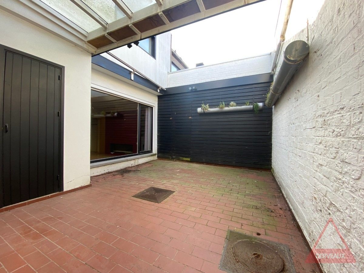Roeselare - Ruime woning met handelsruimte, garage en 5 slaapkamers foto 20