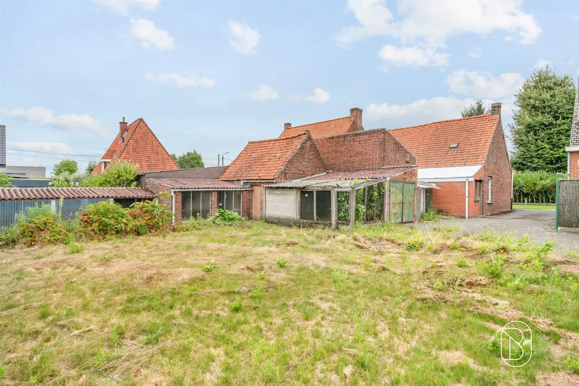 Te renoveren woning met leuke tuin foto 4