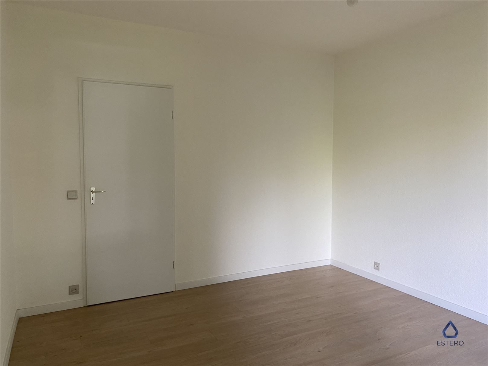 Ruim 2 slaapkamerappartement te Berchem foto 12