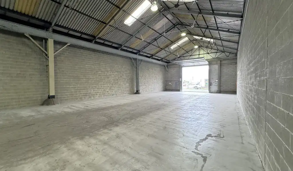 Magazijn te huur aan Houtdok in haven Antwerpen foto 9