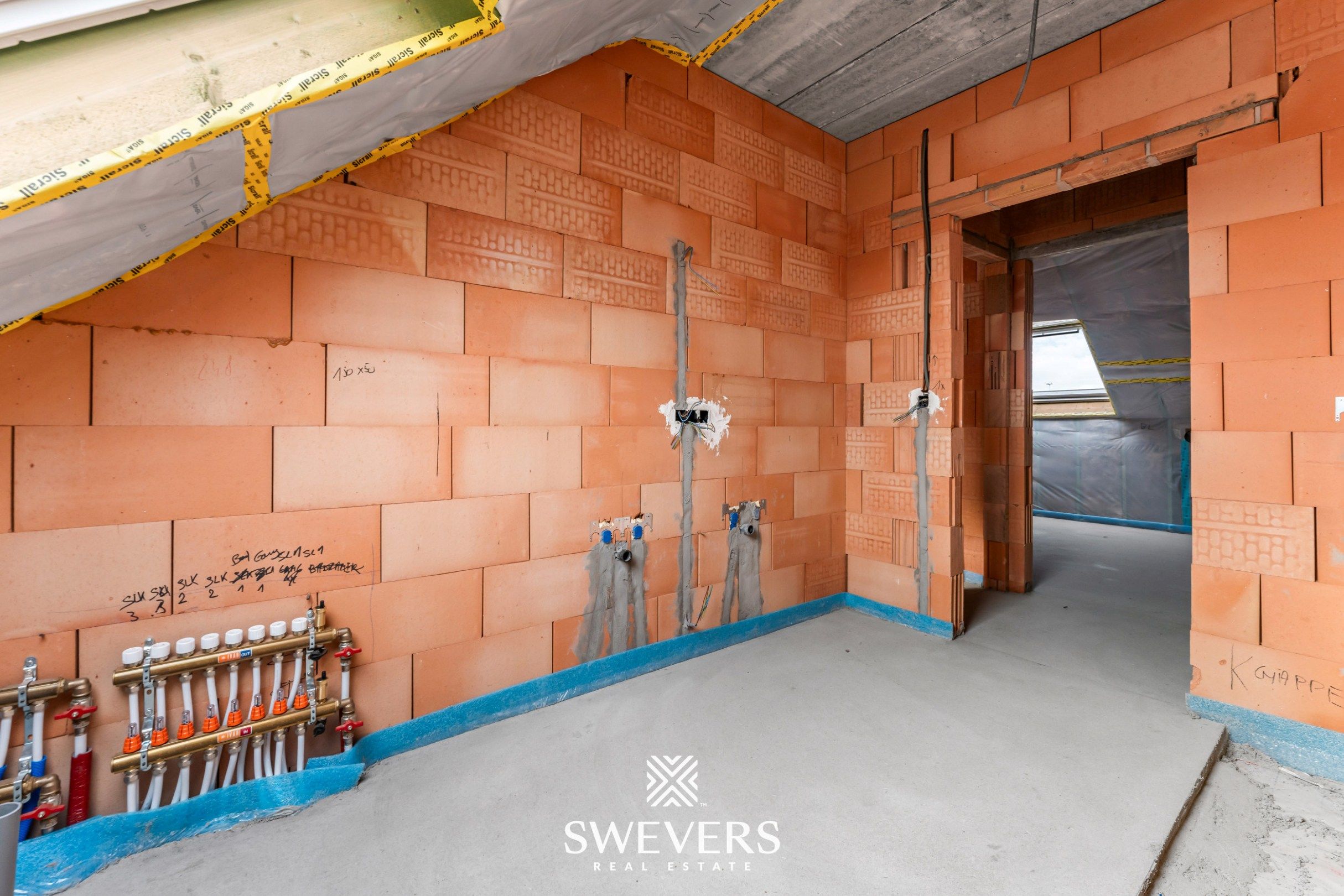 Ruim duplexappartement met groot terras en garage in Helchteren foto 19