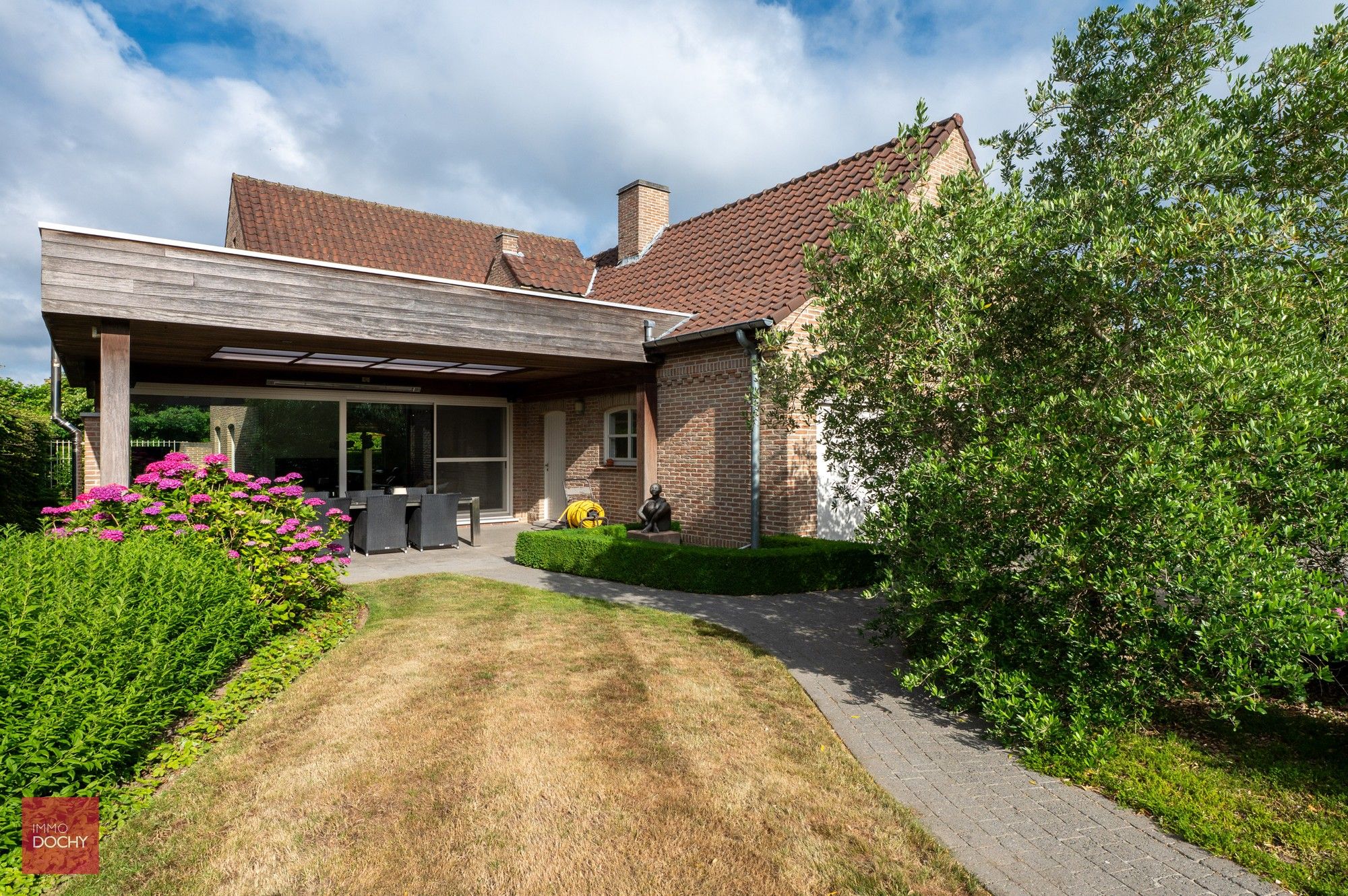 Verzorgde villa in doodlopende residentiële straat | centrum foto 13