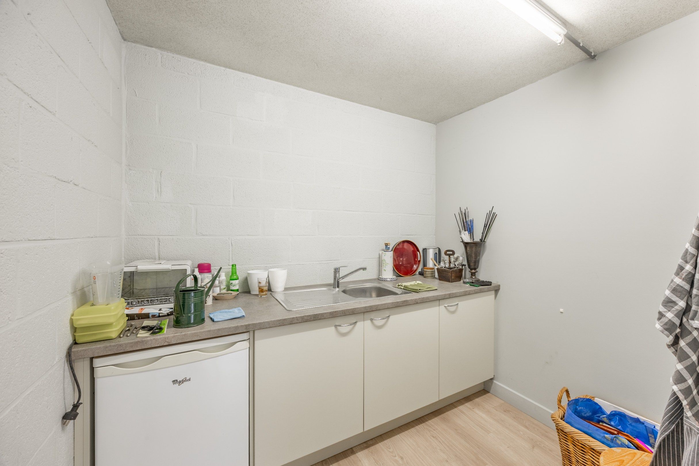 MULTIFUNCTIONELE EIGENDOM MET COMMERCIËLE LIGGING foto 9