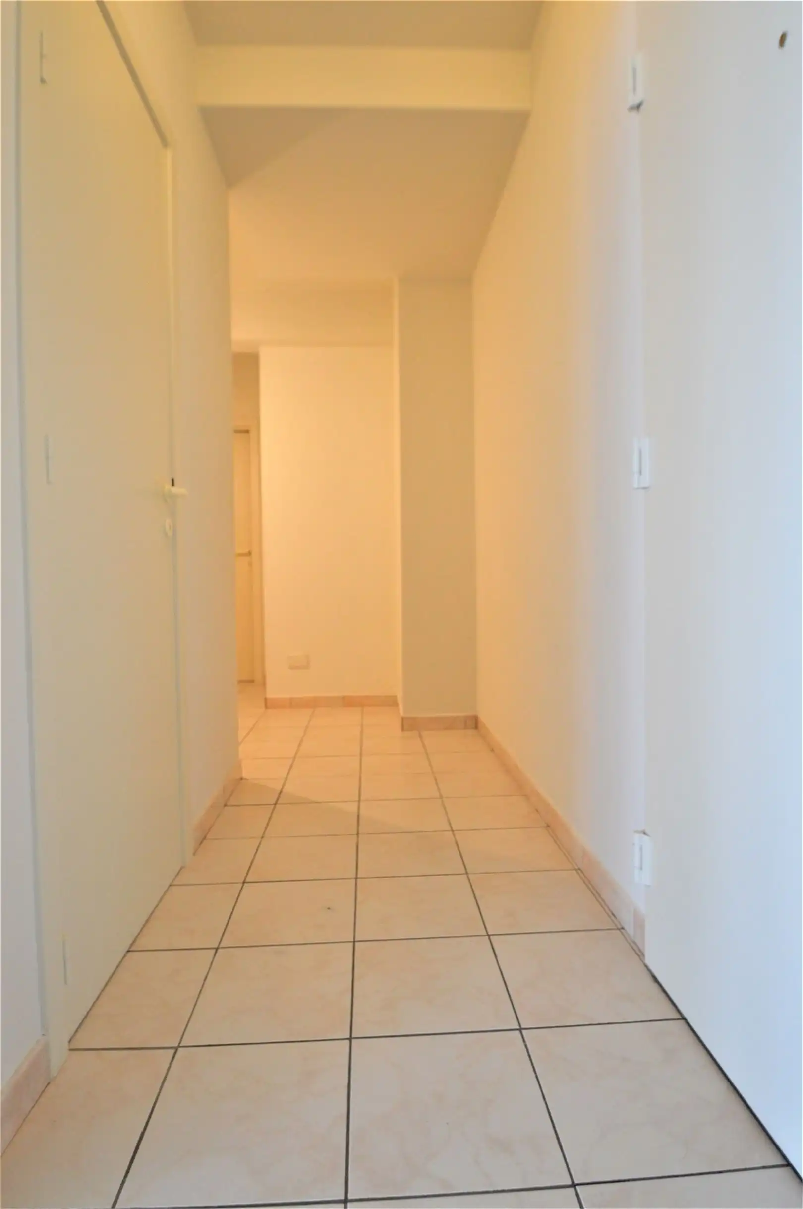 Volledig gerenoveerd gelijkvloers appartement foto 18