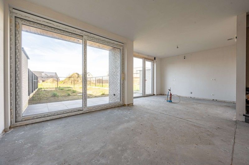 Moderne nieuwbouwwoning op 274 m² TE KOOP in Wakken! foto 4