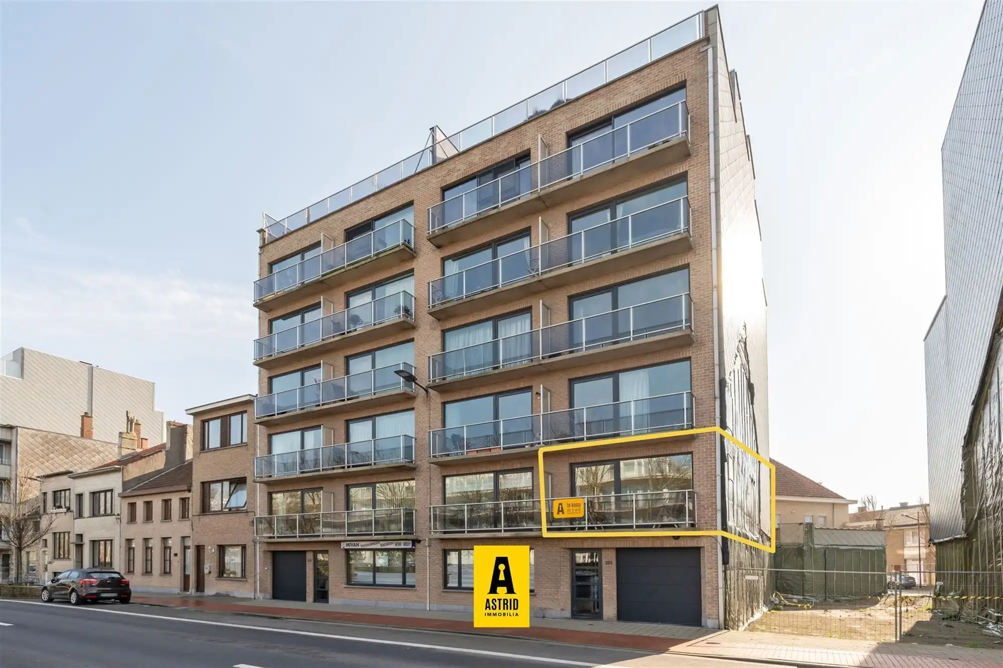 Leuk appartement met ruim terras! foto 3