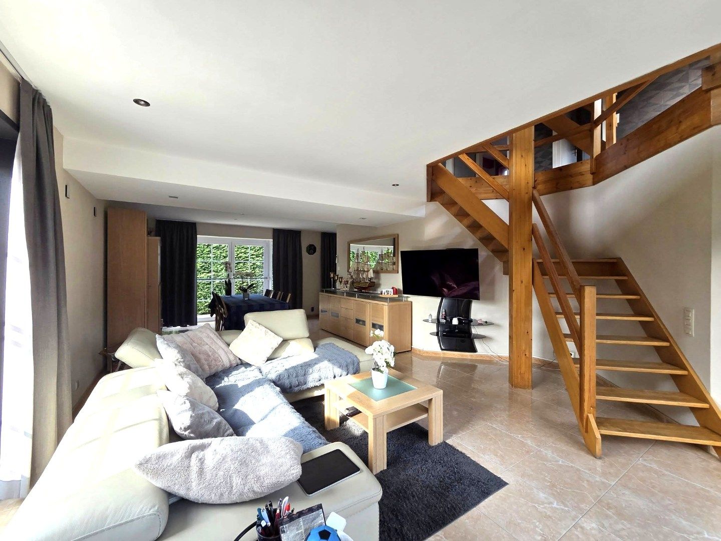 Instapklare villa met 5 slaapkamers, mooi terras en tuin in rustige buurt te Zemst foto 3