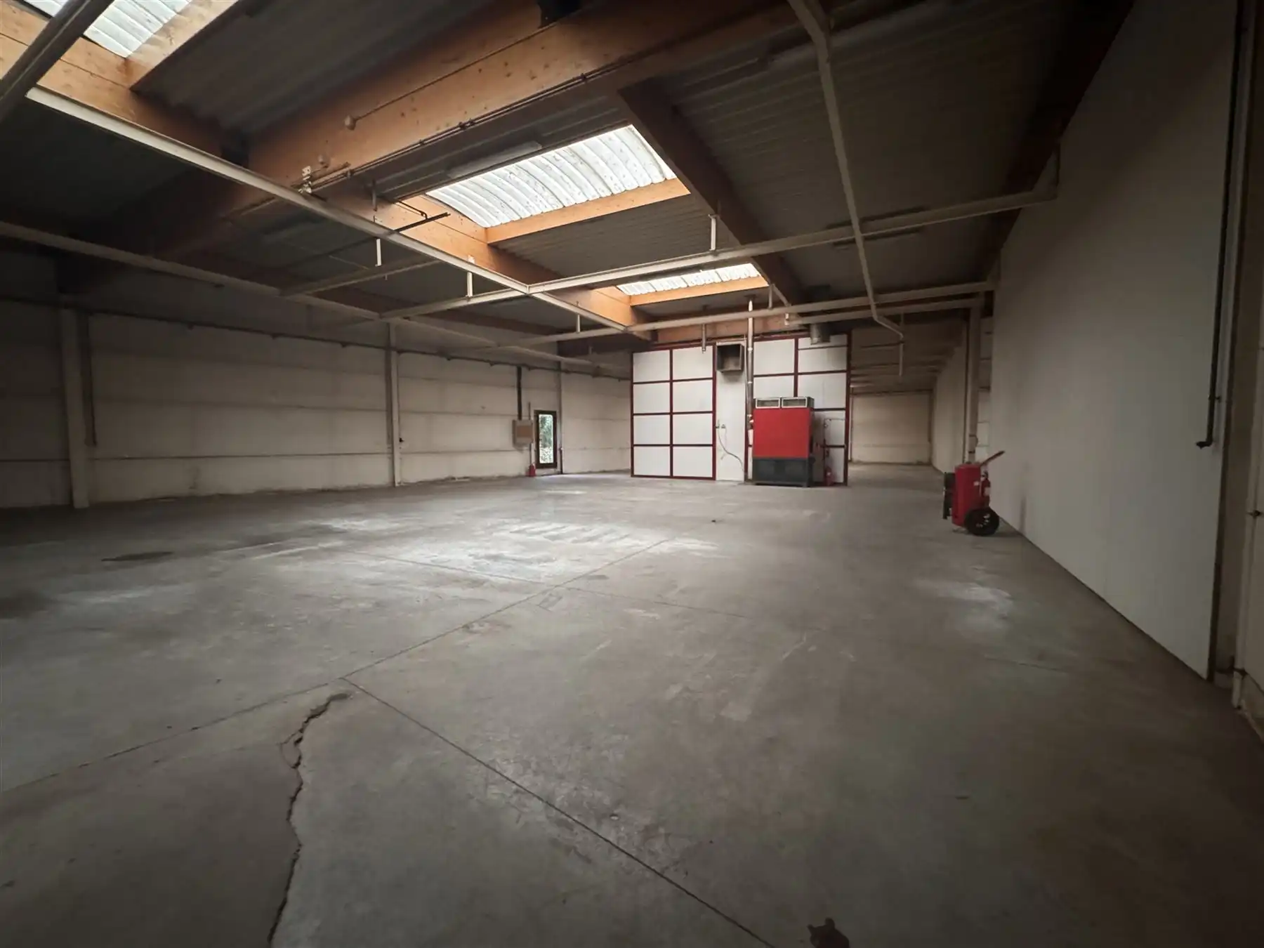Multifunctionele loods te huur - 1725m² foto 2