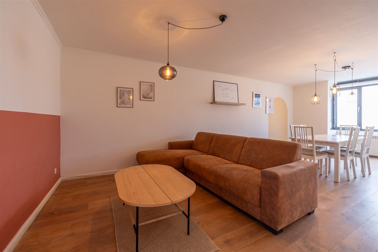 Gerenoveerd tweeslaapkamerappartement foto 6