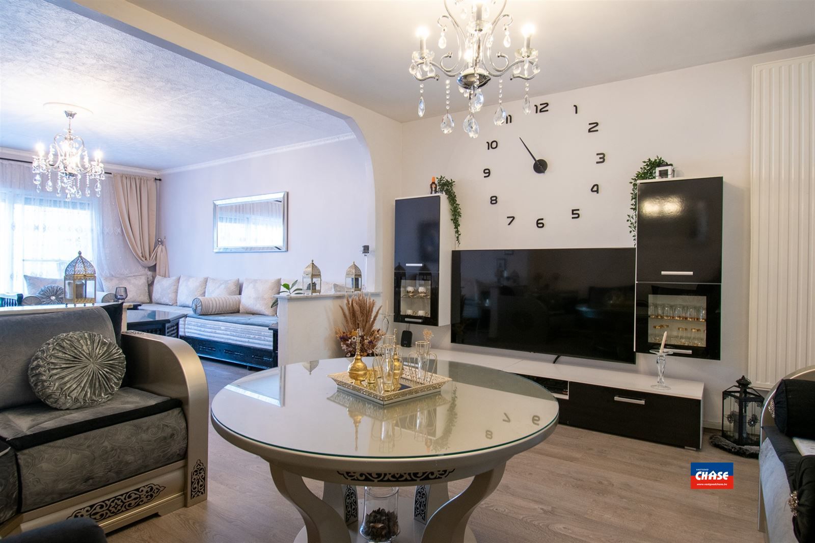 Ruime woning met 4 tot 5 slpks!  foto 8