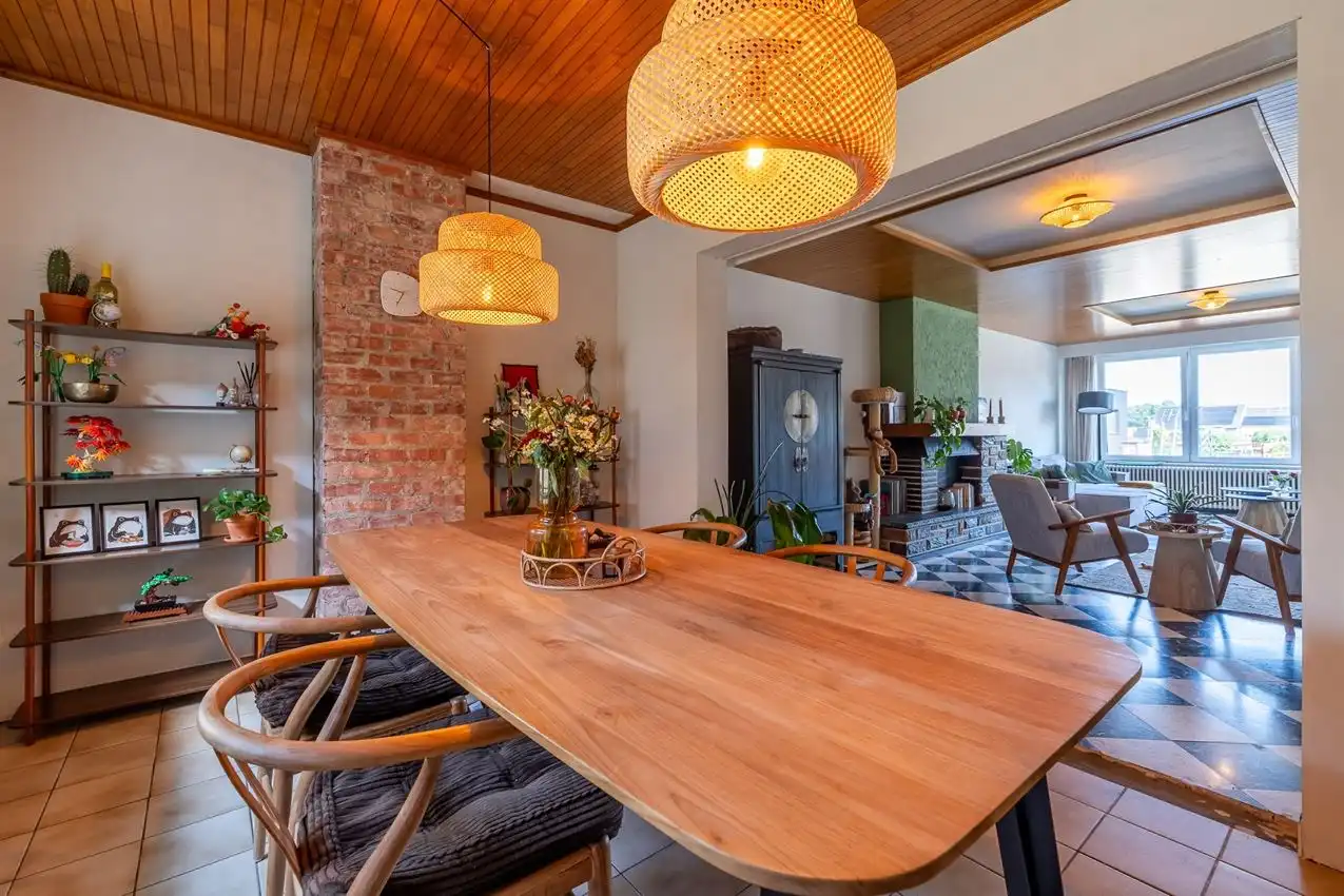 Ruime retrowoning met EPC C,  zuidtuin en achterliggende toegang. foto 7