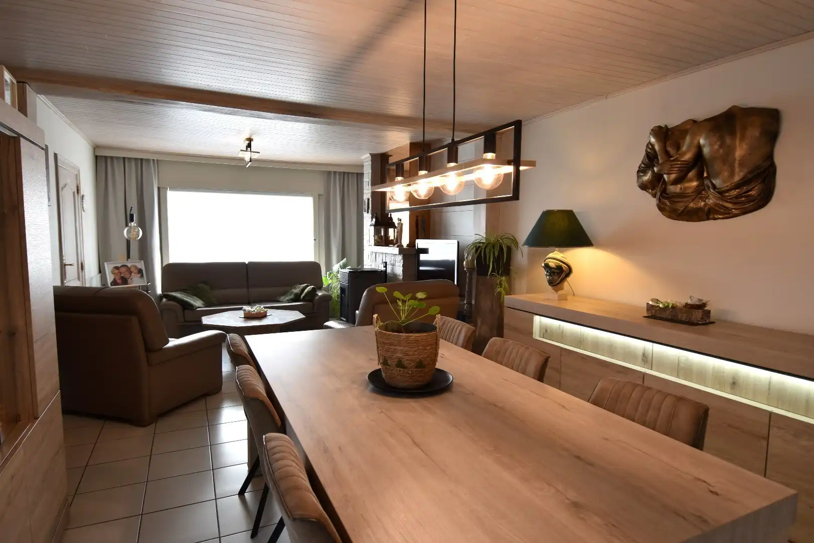 Mooie rijwoning met 2 slaapkamers, tuin en garage te koop in het gezellige Gullegem foto 3