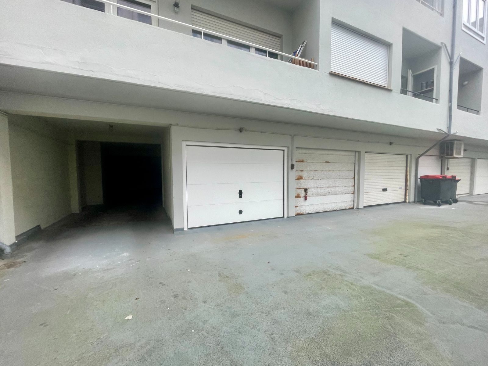 Garagebox in veilig complex, op wandelafstand van het strand foto 3