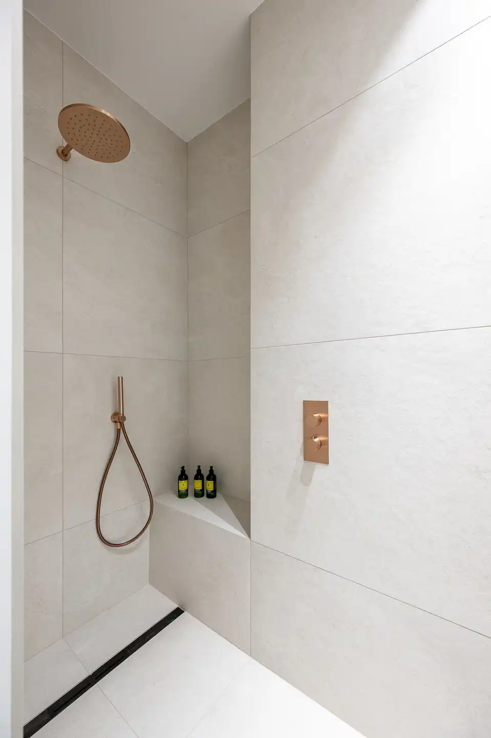 Elegant gerenoveerd appartement met open zicht in het Zoute foto 29