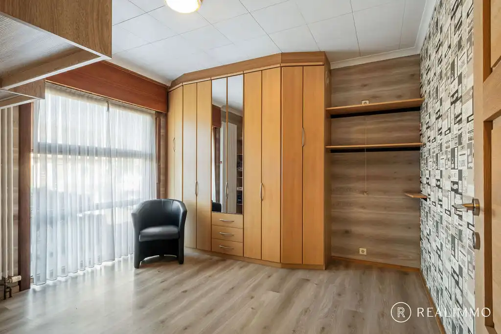 Alleenstaande instapklare woning op 1.483 m² in rustige ligging te Deerlijk! foto 10
