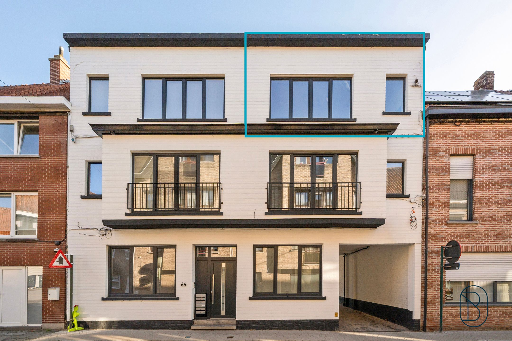 Recent gerenoveerd appartement met terras in Wevelgem foto 10