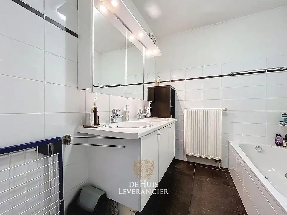 Lichtrijk en instapklaar appartement (100 m²) met zonnig terras in Molenveld Edegem! foto 21
