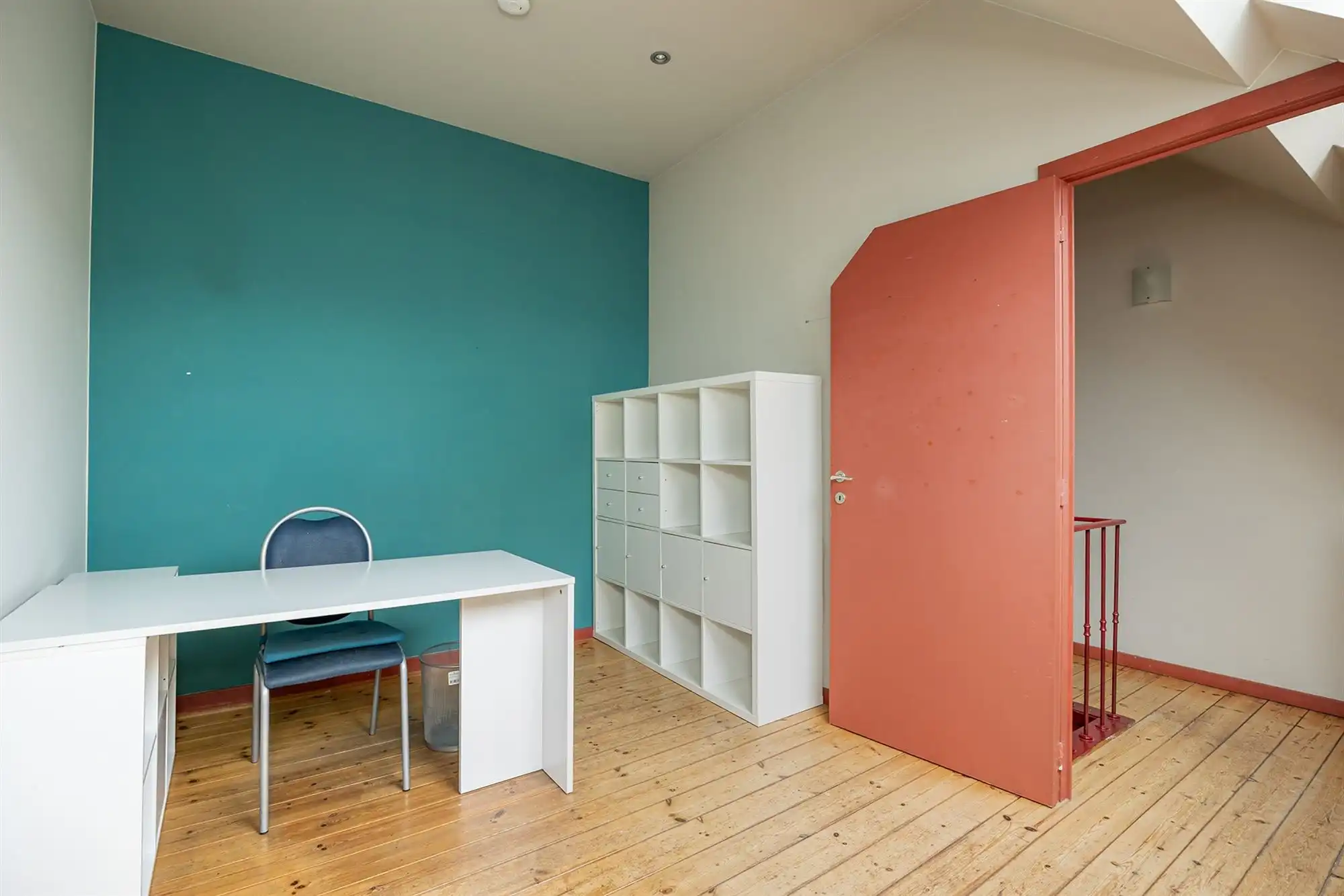 Charmant huis met twee slpks en leuke tuin foto 16