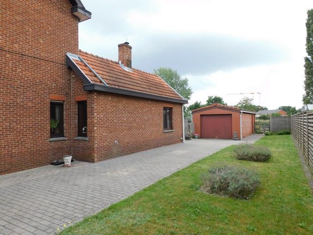 Ruime gezinswoning met tuin en garage foto 16