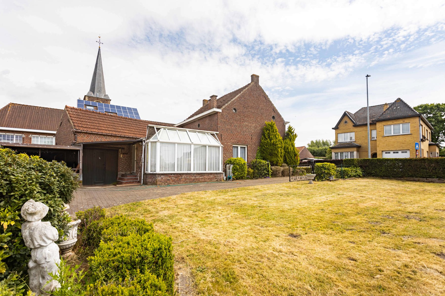 Investeringsproject op 4123 m2, 2 woningen + loods foto 9