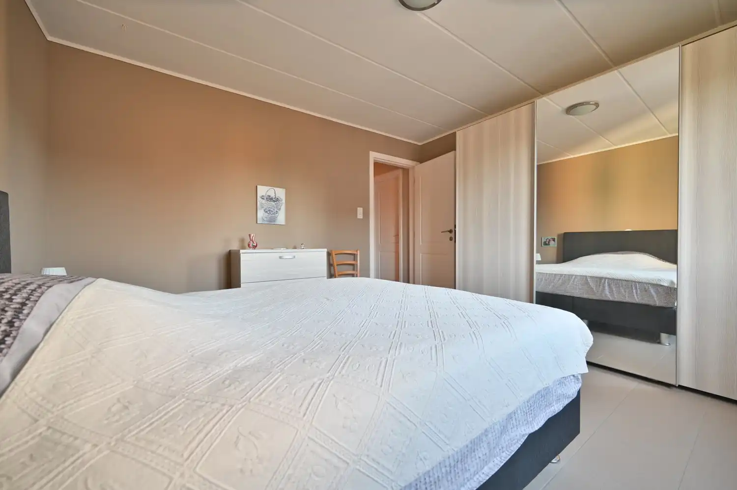 Ruim en veelzijdig appartement met uitzonderlijk uitbreidingspotentieel in Lanaken foto 11
