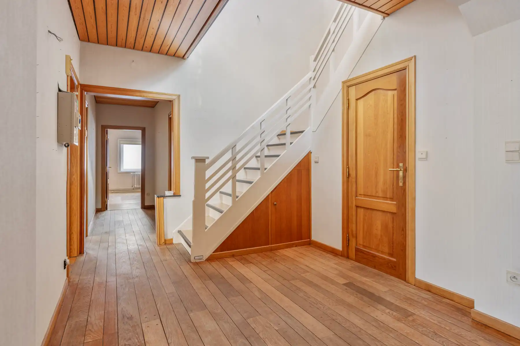 Handelszaak en ruime woning (4 slpk.) in hartje Maaseik.  foto 20