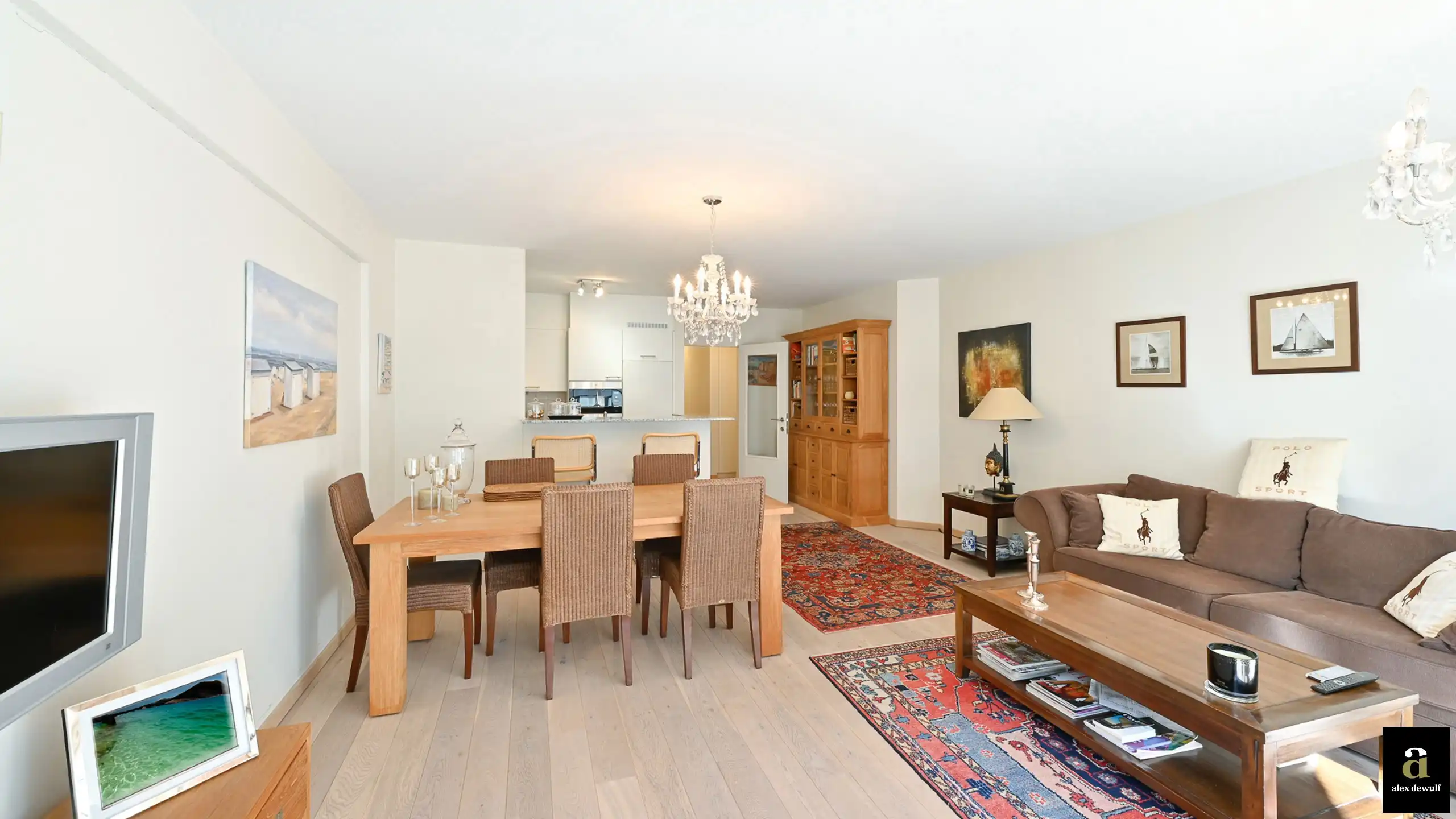 Ruim 2-slaapkamer appartement aan het Rubensplein. foto 4