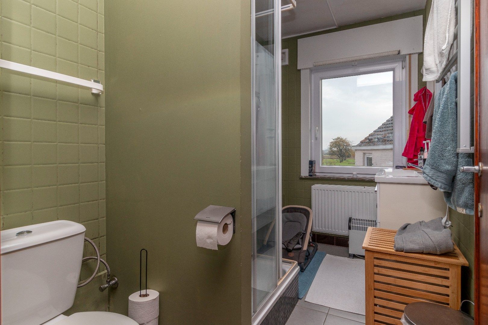 Ruime woning met tuin foto 8