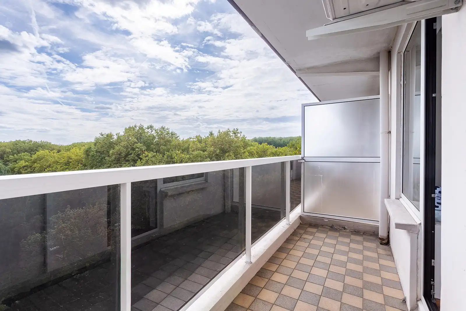 Mooi gerenoveerd 3-slaapkamerappartement met 2 terrassen, garage en 2 kelderbergingen foto 20