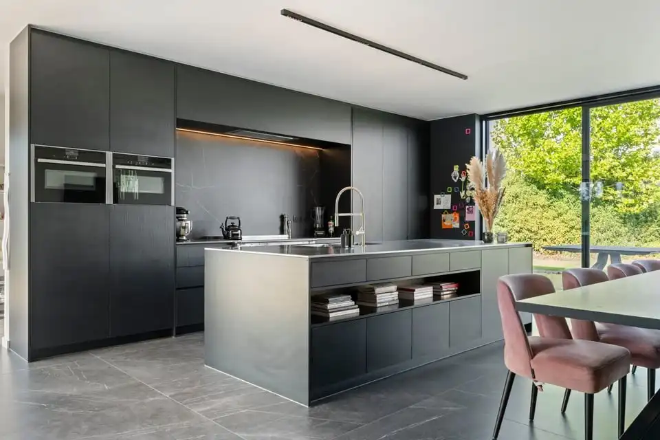 UNIEKE LUXUEUZE VILLA OP EEN PRACHTIG PERCEEL VAN 28A50CA IN SINT-TRUIDEN foto 22