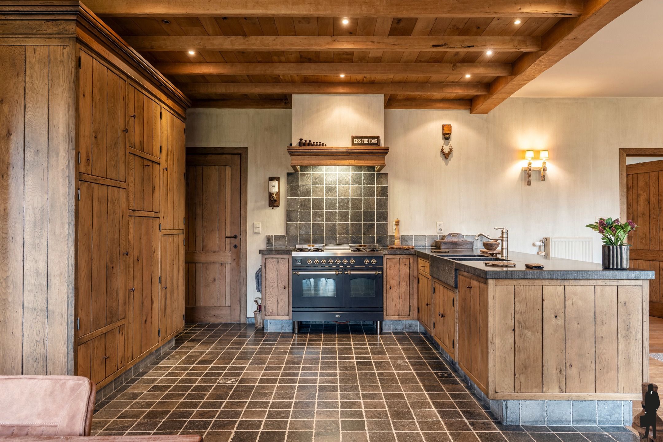 Villa met 4 tot 5 slaapkamers, weiland en paardenstallen (2) foto 11