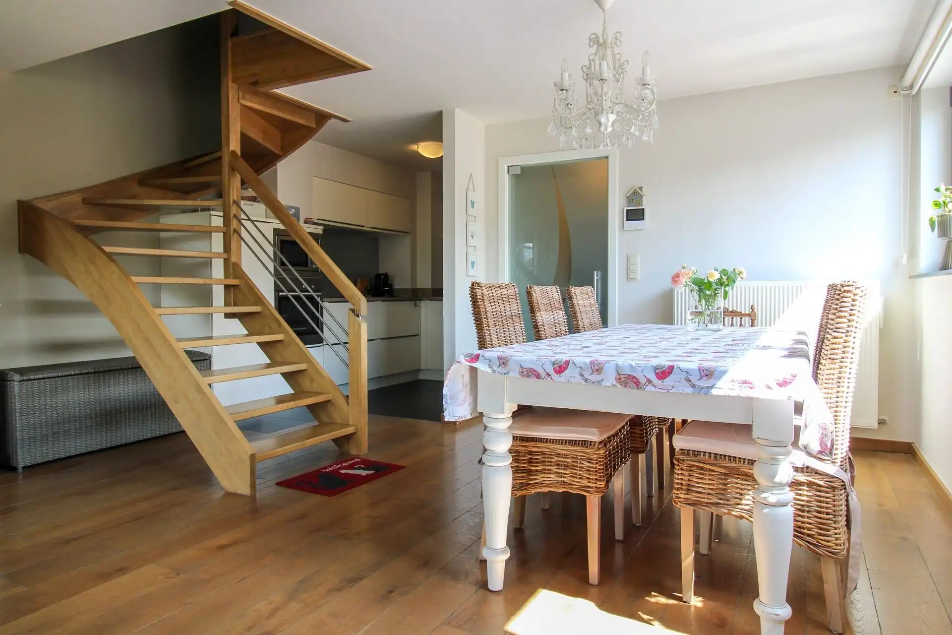 Instapklaar duplexappartement met inpandige garage, zuidgericht terras en 2 slaapkamers op mooie locatie in Maasmechelen! foto 5