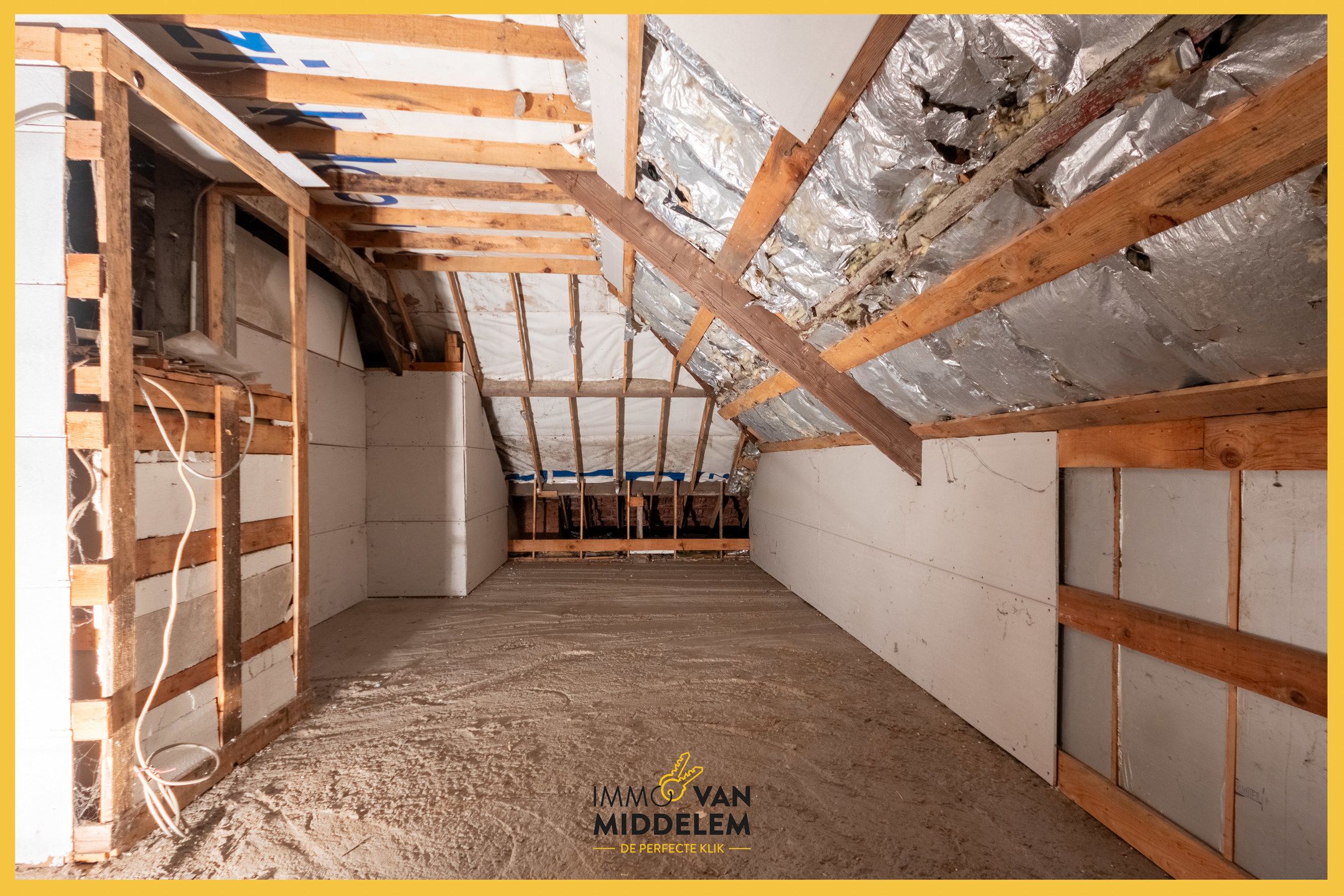 GROTE KARAKTERVOLLE WONING MET GARAGE EN TUIN foto 28