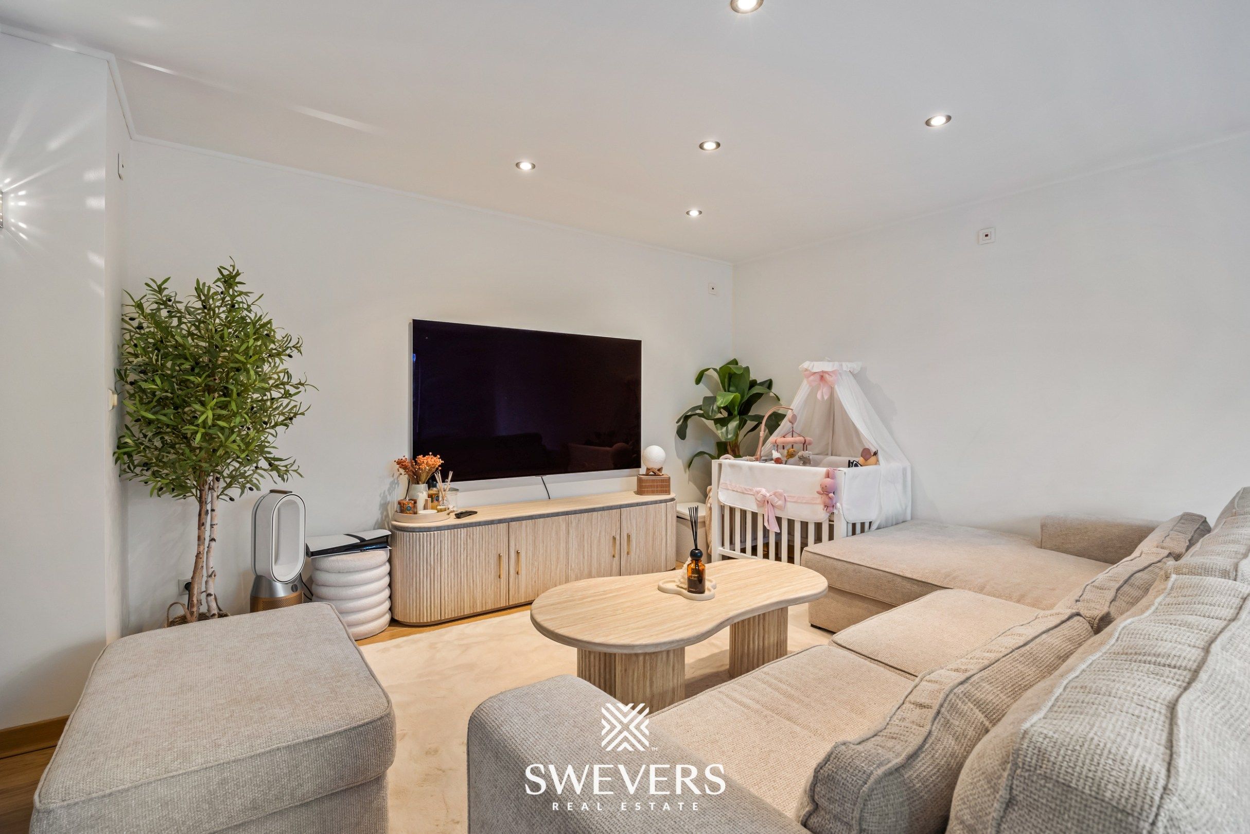 Hoogwaardig duplexappartement met zonnig terras op de bruisende Vennestraat in Genk  foto 2