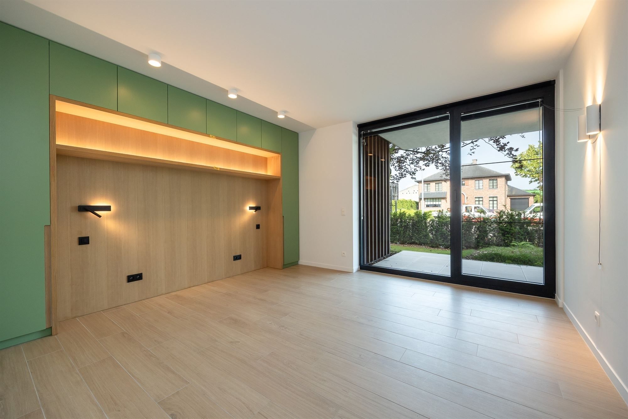 Lichtrijk en luxueus appartement met omvattende tuin foto 20