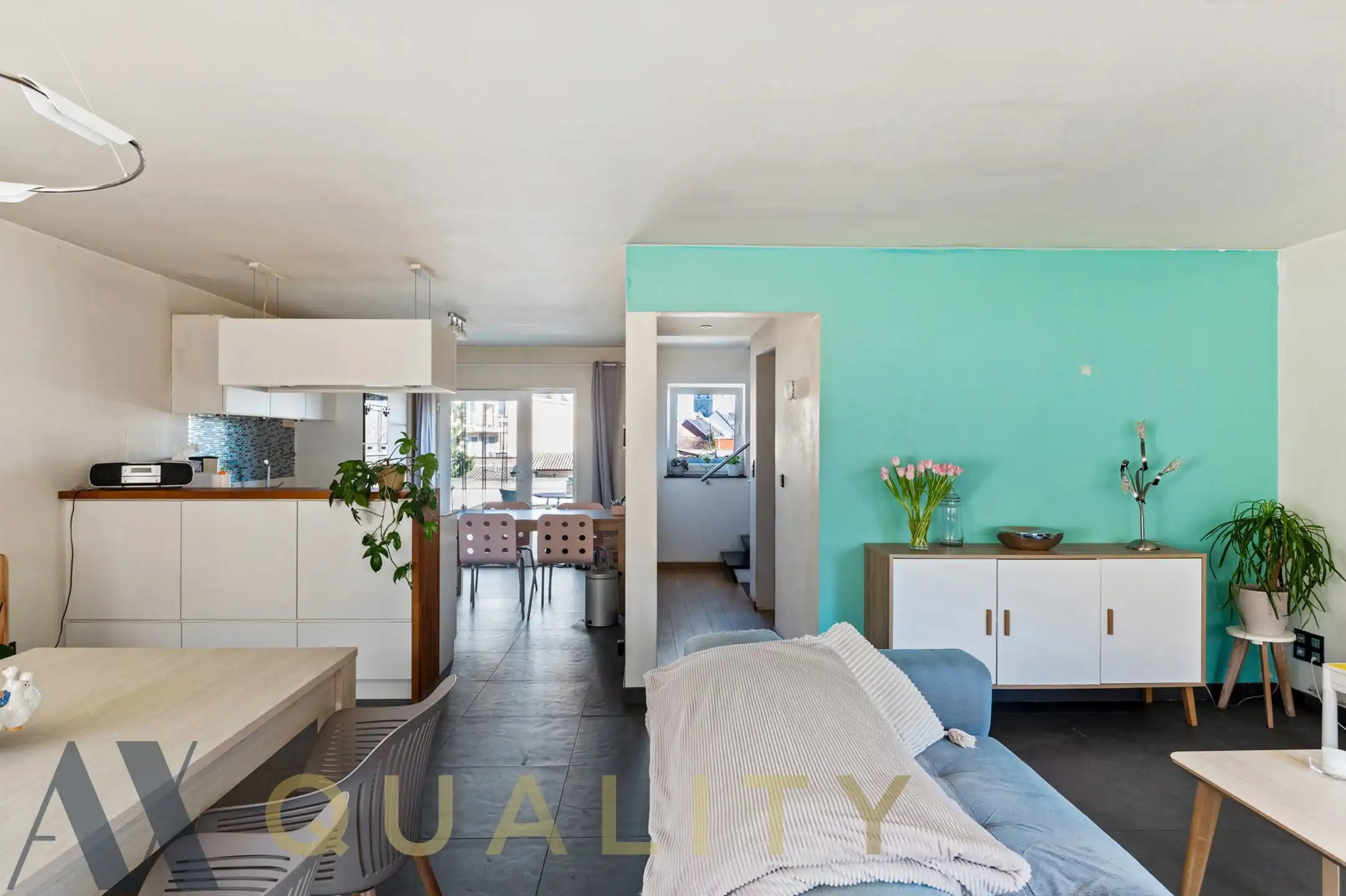 Instapklare Bel-Etage woning met 3 slpk., grote gar. en terras (Moglh. tot 4e kamer op de zolder) foto 4