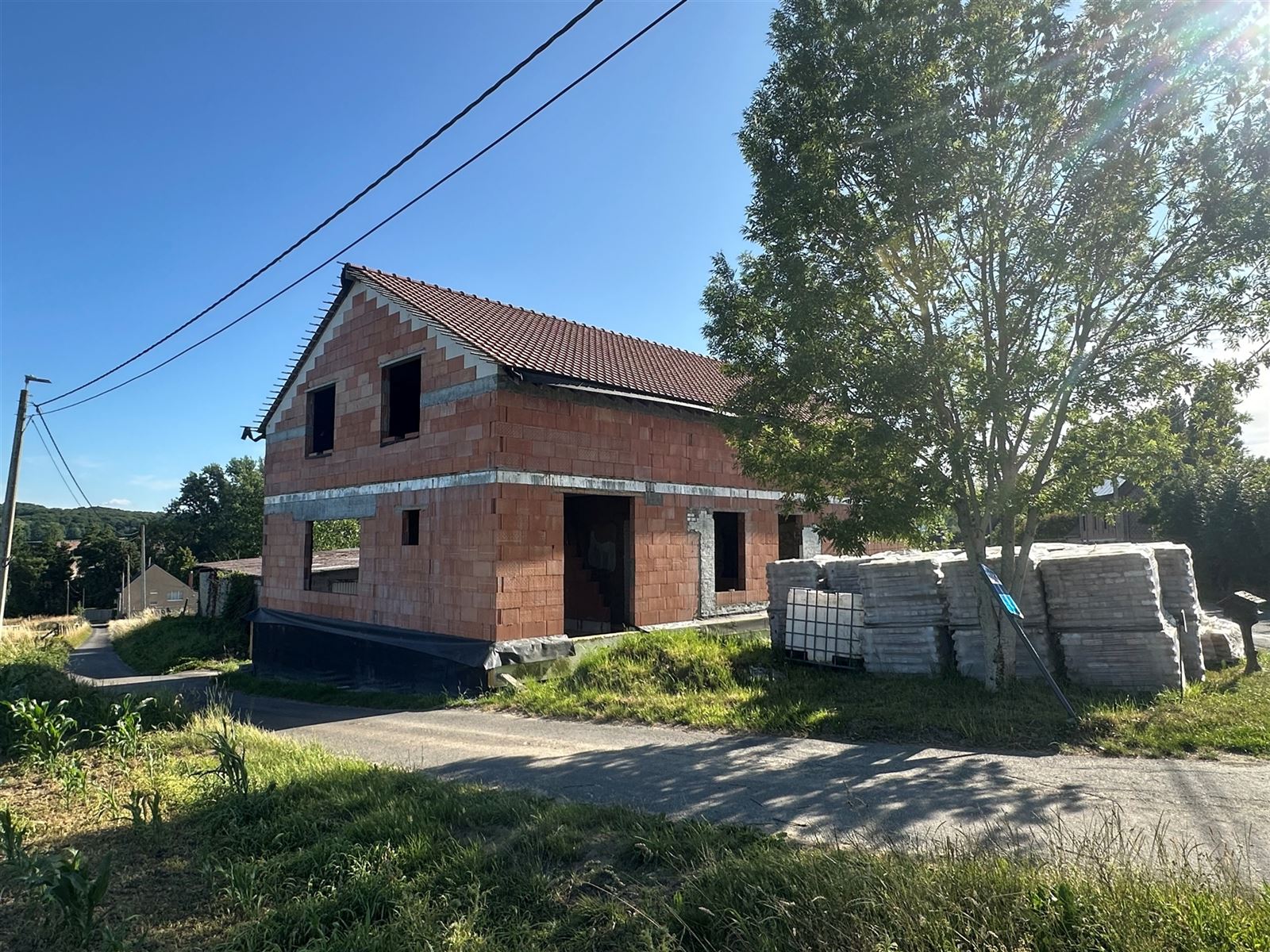 Verder af te werken renovatieproject op prachtige ligging! foto 2