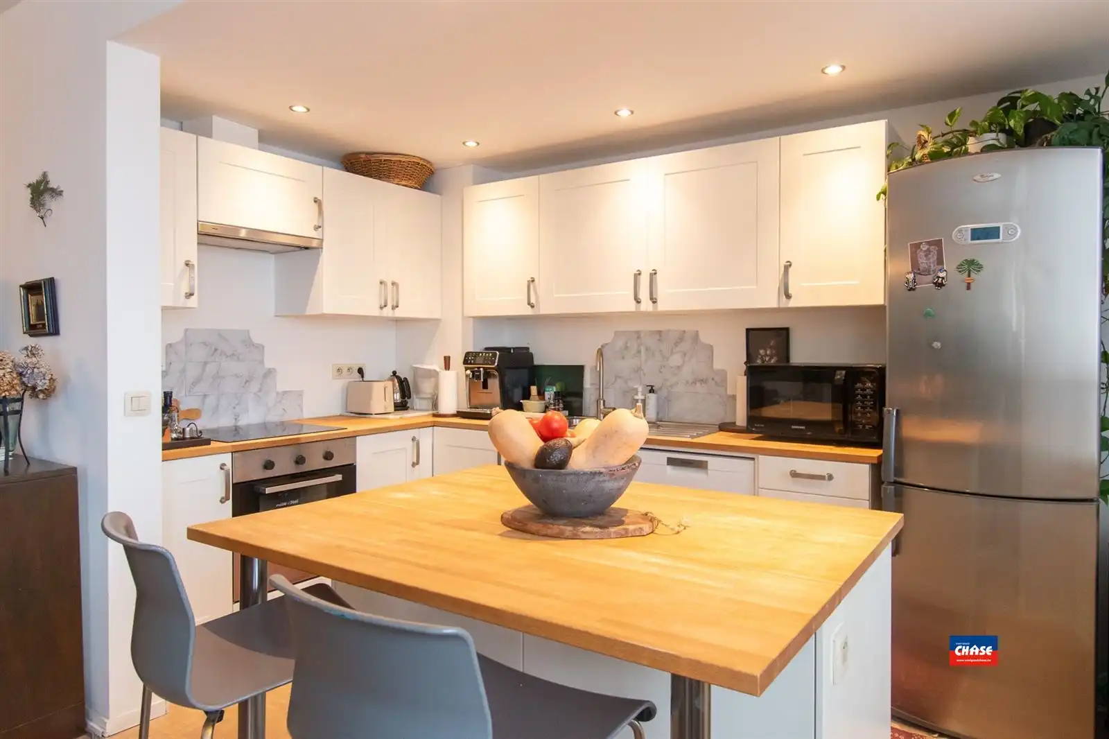 !!! VERKOCHT !!! Appartement met 2 slaapkamers, terras en P foto 7